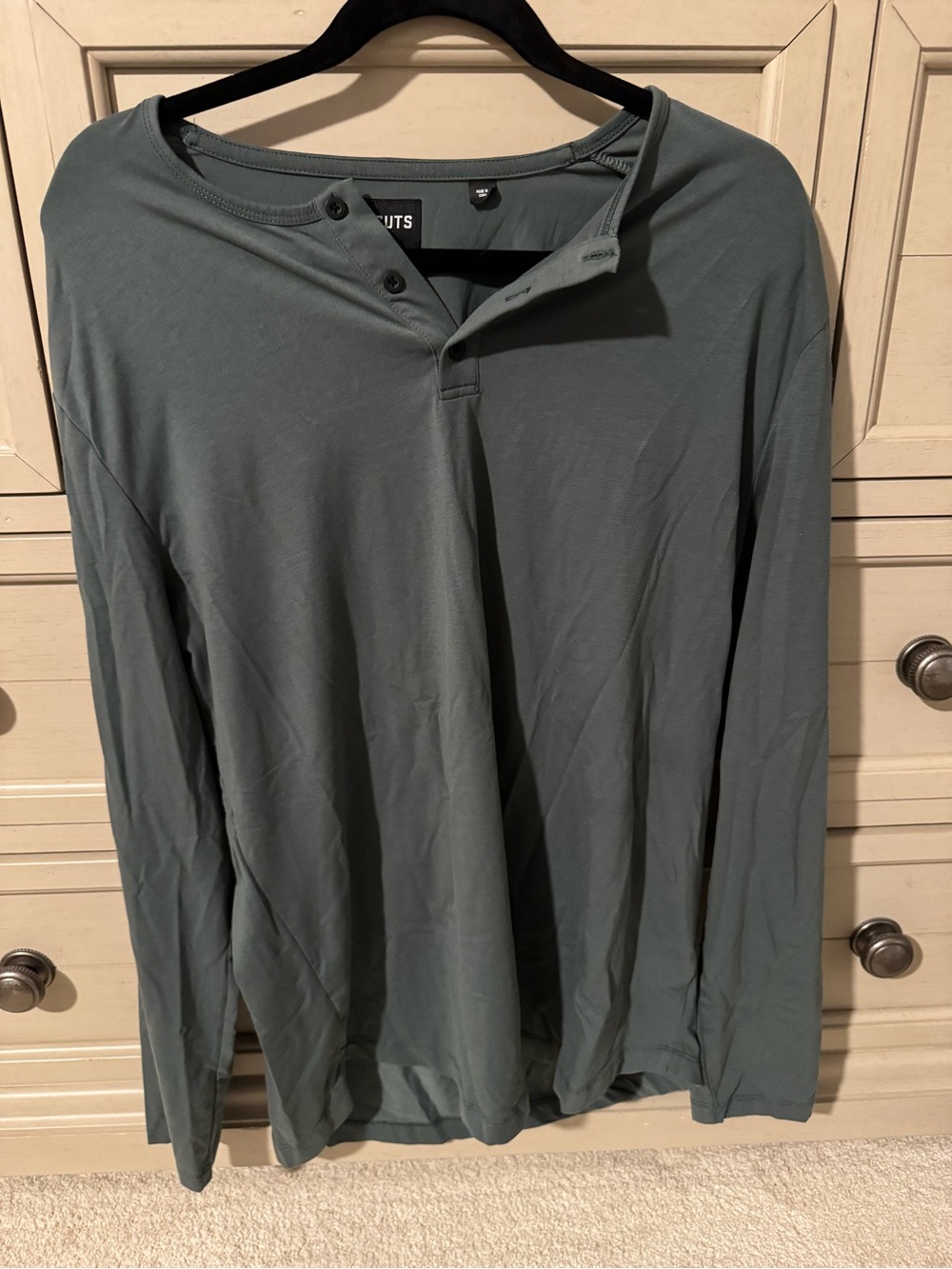 Cuts Clothing Men’s Long-Sleeve Henley - Slate Green